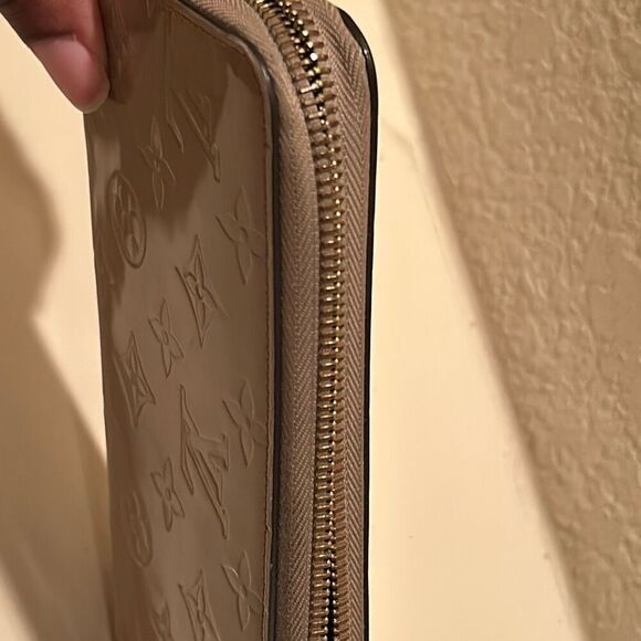 Louis Vuitton Zip Around Vernis Long Wallet Cream Tan LV All Over Logo Print - Picture 8 of 12
